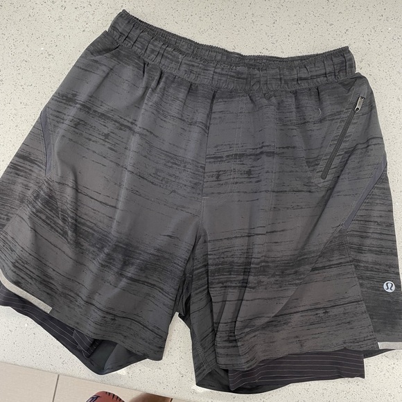 Lululemon shorts size M - Picture 1 of 4